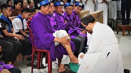 GP.Hưng Hóa - Thánh Lễ Tiệc Ly Tại Giáo Xứ Trại Sơn