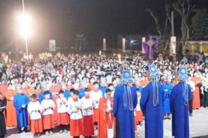 GP.Hưng Hóa - Thứ Sáu Tuần Thánh: Tưởng Niệm Cuộc Thương Khó Của Chúa Giêsu Tại Giáo Xứ Phù Lao