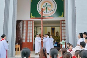 GP.Hưng Hóa - Giáo xứ An Thịnh cử hành nghi thức Thứ Sáu Tuần Thánh và đi Đàng Thánh Giá 2026