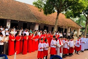 GP.Hưng Hóa - Thứ Năm & Thứ Sáu Tuần Thánh Tại Giáo Xứ Phú Nghĩa