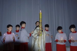 GP.Hưng Hóa - Giáo Xứ Bãi Dòng: Thánh Lễ Đêm Vọng Phục Sinh Và Cuộc Thi Đường Lên Đỉnh Golgotha