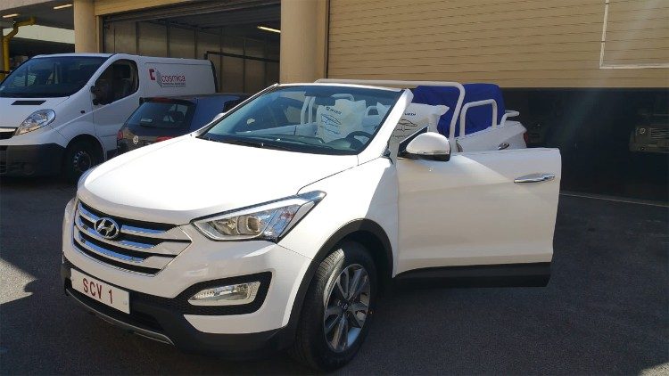 Xe của Đức Giáo hoàng được đấu giá giúp trẻ em nạn nhân chiến tranh