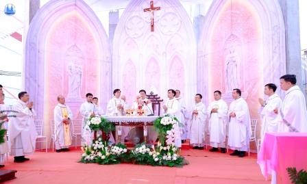 GP.Hưng Hóa - Thánh Lễ Đặt Viên Đá Góc Tường Nhà Thờ Giáo Họ Núi Nồng