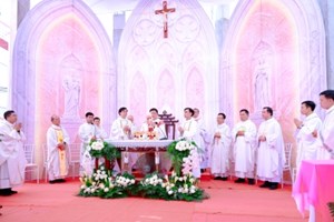 GP.Hưng Hóa - Thánh Lễ Đặt Viên Đá Góc Tường Nhà Thờ Giáo Họ Núi Nồng