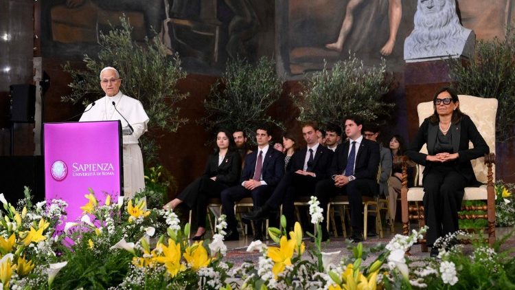ĐTC thăm đại học Sapienza: Giảng dạy là một hình thức bác ái