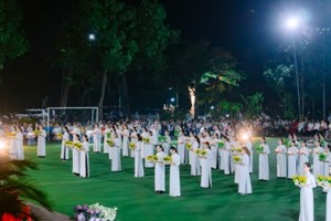 GP.Hưng Hóa - Giáo Xứ Yên Tập Và Giáo Xứ Dị Nậu: Hiệp Hành Rước Kiệu, Dâng Hoa Kính Đức Mẹ Maria