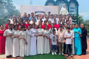 GP.Hưng Hóa - Nhóm Thăng Tiến Hôn Nhân Gia Đình Giáo Phận  Họp Mặt Hành Hương Lãnh Nhận Ơn Toàn Xá Tại Nhà Thờ Giáo Xứ Phú Nghĩa