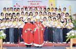 GP.Hưng Hóa - Thánh Lễ Ban Bí tích Thêm Sức Cho 91 Em Thiếu Nhi Giáo Xứ Phù Lao