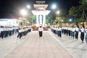 GP.Hưng Hóa - Đội Hoa Thiếu Nhi Giáo Xứ Phù Lao Dâng Hoa Kính Đức Mẹ Tại Giáo Xứ Hà Thạch