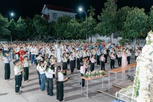 GP.Hưng Hóa - Giáo Xứ Vĩnh Thọ Rước Kiệu Và Dâng Hoa Kính Đức Mẹ