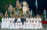 GP.Hưng Hóa - Hiệp hành trong tháng Hoa: Giáo xứ Bách Lộc dâng hoa kính Đức Mẹ tại Giáo xứ Vĩnh Thọ