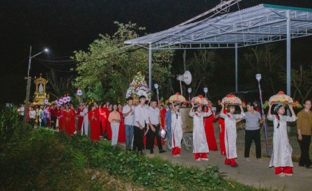 GP.Hưng Hóa - Giáo xứ Đồng Cạn khai mạc Tháng Hoa: sốt sắng giữa cơn mưa, hiệp nhất trong đức tin