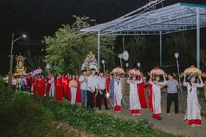 GP.Hưng Hóa - Giáo xứ Đồng Cạn khai mạc Tháng Hoa: sốt sắng giữa cơn mưa, hiệp nhất trong đức tin