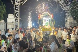 GP.Hưng Hóa - Giáo xứ Văn Bán khai mạc Tháng Hoa kính Đức Mẹ