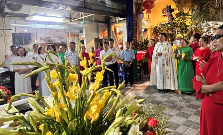 GP.Hưng Hóa - Giáo xứ Sơn Đông cử hành Lễ Chúa Ba Ngôi và Bế mạc Tháng Hoa