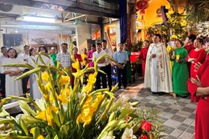 GP.Hưng Hóa - Giáo xứ Sơn Đông cử hành Lễ Chúa Ba Ngôi và Bế mạc Tháng Hoa