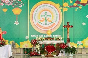 GP.Hưng Hóa - Giáo xứ Sông Chảy cử hành ngày Chầu Thánh Thể - Phạt Tạ Thánh Tâm Chúa Giêsu