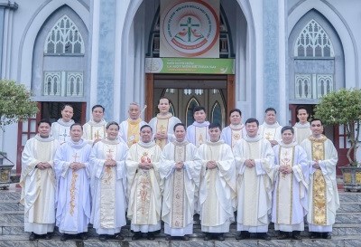 GP.Hưng Hóa - Giáo Xứ Phú Lâm Hân Hoan Chào Đón Cha Phó Giuse Lê Kim Quý