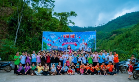 GP.Hưng Hóa - Giới Trẻ Giáo Hạt Tây Bắc Phú Thọ Tổ Chức Hội Chợ Cho Thiếu Nhi Giáo Họ Khe Nhồi