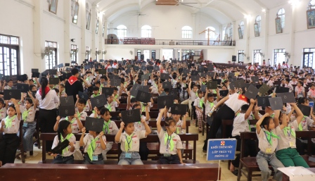 GP.Hưng Hóa - Giáo Xứ Hoàng Xá Tổ Chức Chương Trình Rung Chuông Vàng Mừng Ngày Quốc Tế Thiếu Nhi 01/6 Và Lễ Chúa Ba Ngôi
