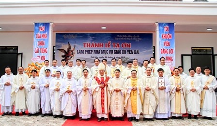 GP.Hưng Hóa - Thánh lễ tạ ơn và nghi thức làm phép Nhà Mục vụ Giáo xứ Yên Bái